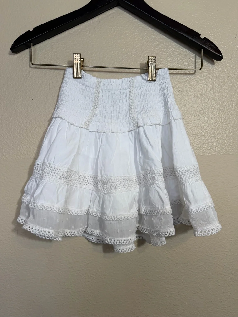 Girls Katie J NYC white Smocked Tiered Lace Skirt. Size small